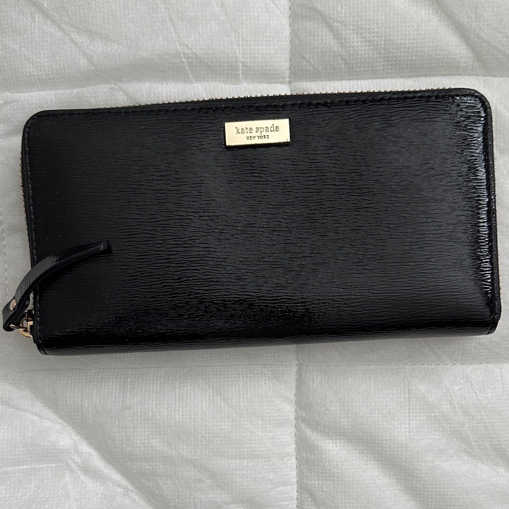 Kate Spade Glossy Black Zip Wallet